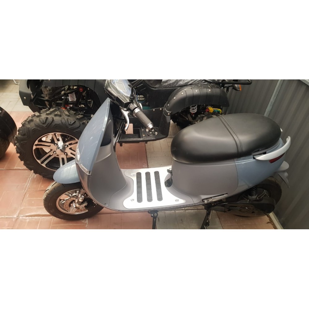 Электроскутер FST Classic 1000W 72V с АКБ 30FAh 2