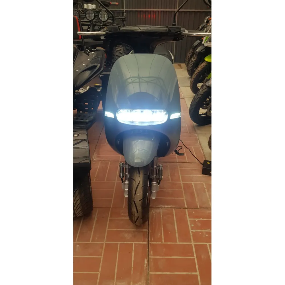 Электроскутер FST Classic 1000W 72V с АКБ 30FAh 8